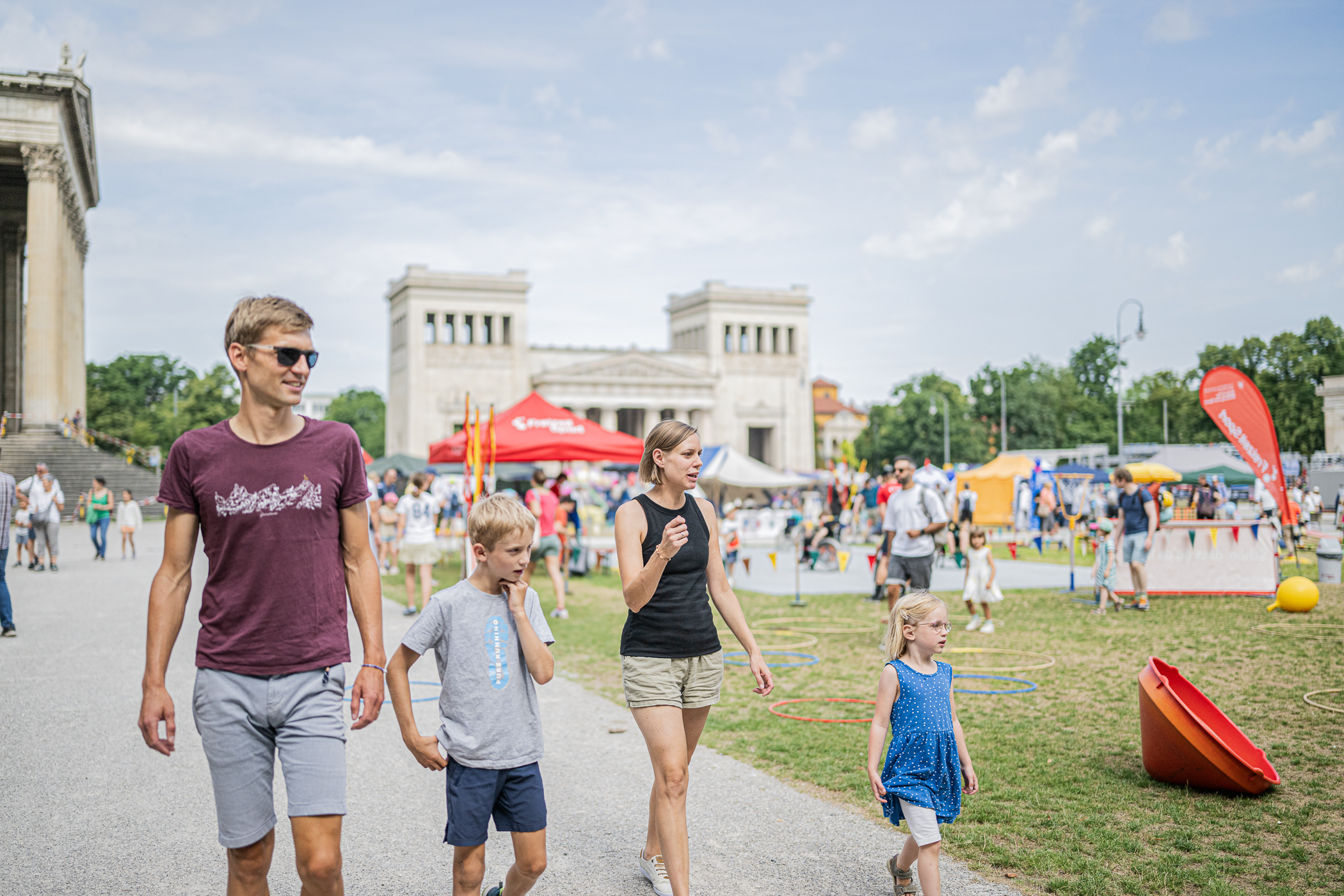 Famile auf dem Münchner Sportfest 2025
